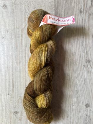 No 33 Moosgold